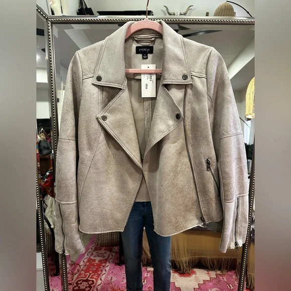 Stylish Cream Leather Bomber Jacket - Picture 7 of 16